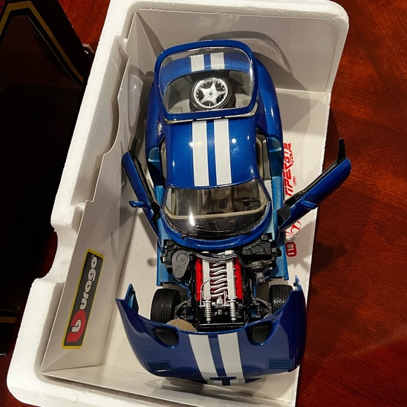 Vintage Burago Die Cast Metal 1996 Dodge Viper GTS Coupe - Picture 7 of 10